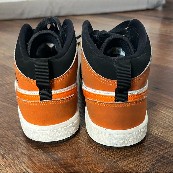 Jordan 1 Kids' Black and Orange Sneakers - Picture 4 of 6
